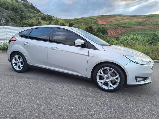 FORD FOCUS 2.0 SE PLUS 16V FLEX 4P POWERSHIFT